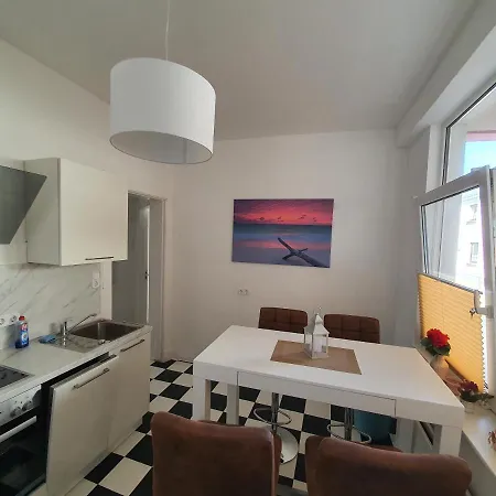 Zentrum Bis 5 Personen * هوسوم